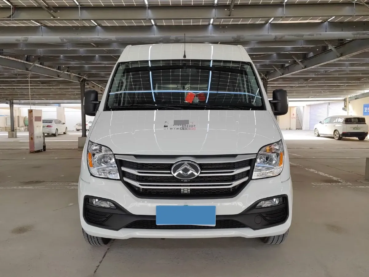 2025 MAXUS XinTu V80 2.0T 147HP L4 6MT,autocango,china used car exporter,china ev exporter,chinese used car exporter,chinese used ev exporter