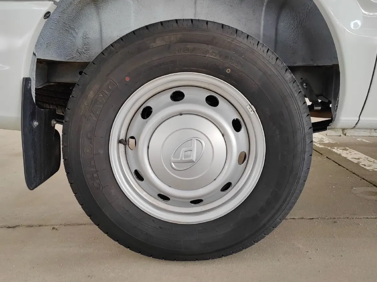 2025 MAXUS XinTu V80 2.0T 147HP L4 6MT,autocango,china used car exporter,china ev exporter,chinese used car exporter,chinese used ev exporter