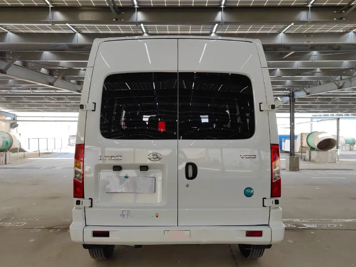 2025 MAXUS XinTu V80 2.0T 147HP L4 6MT,autocango,china used car exporter,china ev exporter,chinese used car exporter,chinese used ev exporter