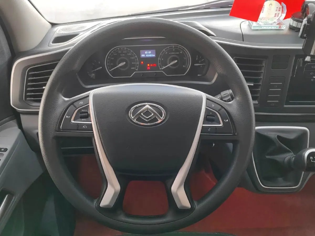 2025 MAXUS XinTu V80 2.0T 147HP L4 6MT,autocango,china used car exporter,china ev exporter,chinese used car exporter,chinese used ev exporter