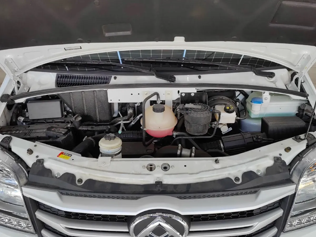 2025 MAXUS XinTu V80 2.0T 147HP L4 6MT,autocango,china used car exporter,china ev exporter,chinese used car exporter,chinese used ev exporter