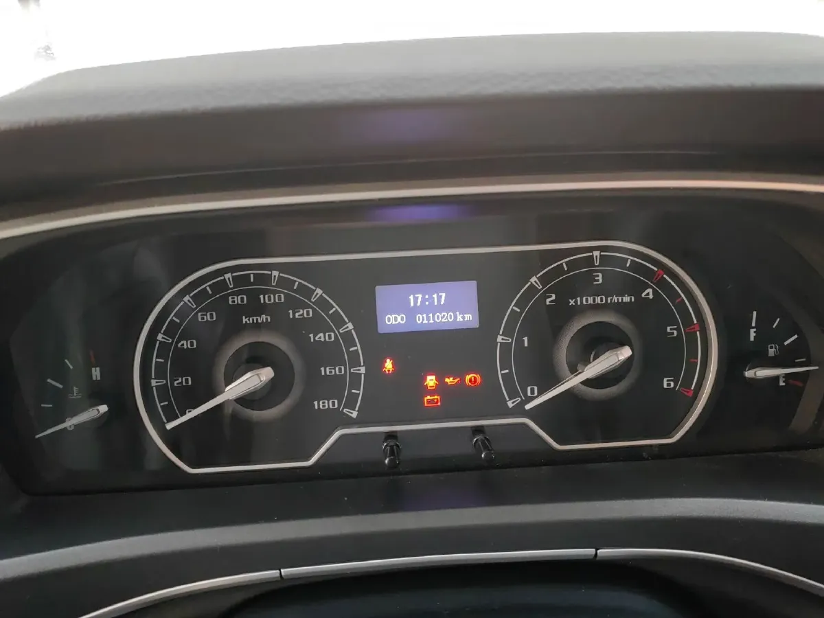 2025 MAXUS XinTu V80 2.0T 147HP L4 6MT,autocango,china used car exporter,china ev exporter,chinese used car exporter,chinese used ev exporter