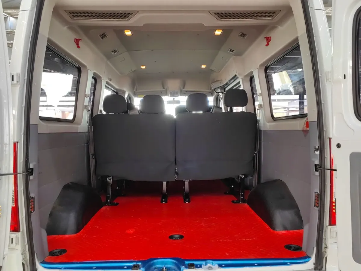 2025 MAXUS XinTu V80 2.0T 147HP L4 6MT,autocango,china used car exporter,china ev exporter,chinese used car exporter,chinese used ev exporter