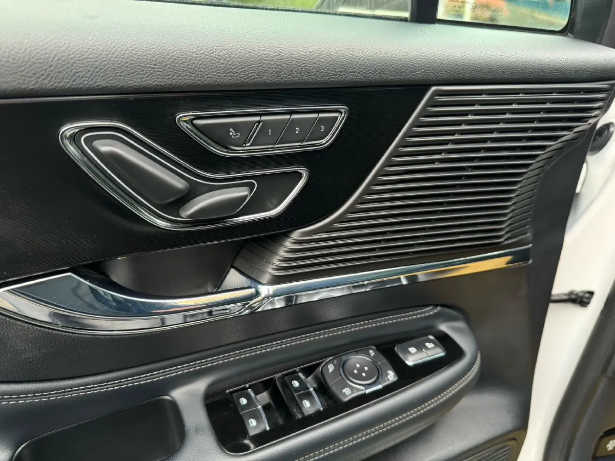 2021 Lincoln Corsair 2.0T 245HP L4 8AT,autocango,china used car exporter,china ev exporter,chinese used car exporter,chinese used ev exporter