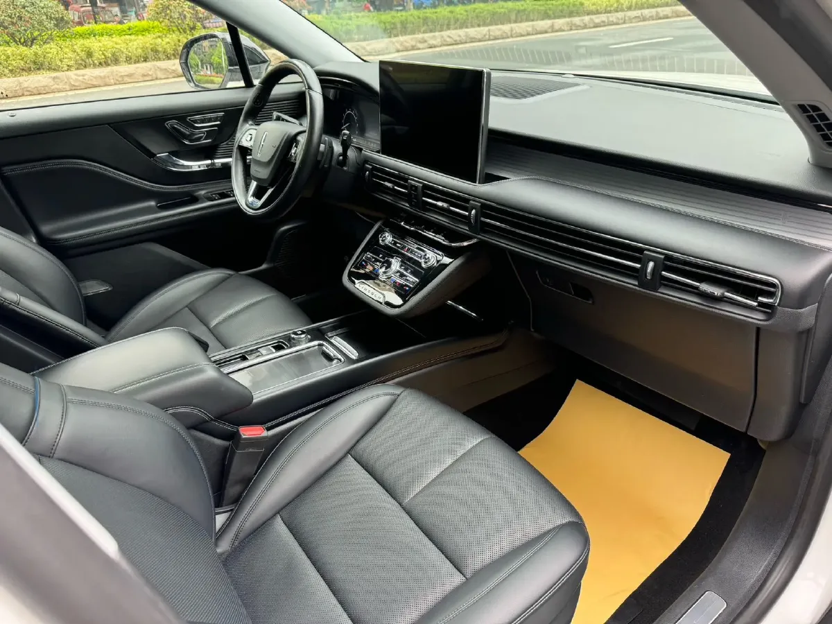 2021 Lincoln Corsair 2.0T 245HP L4 8AT,autocango,china used car exporter,china ev exporter,chinese used car exporter,chinese used ev exporter