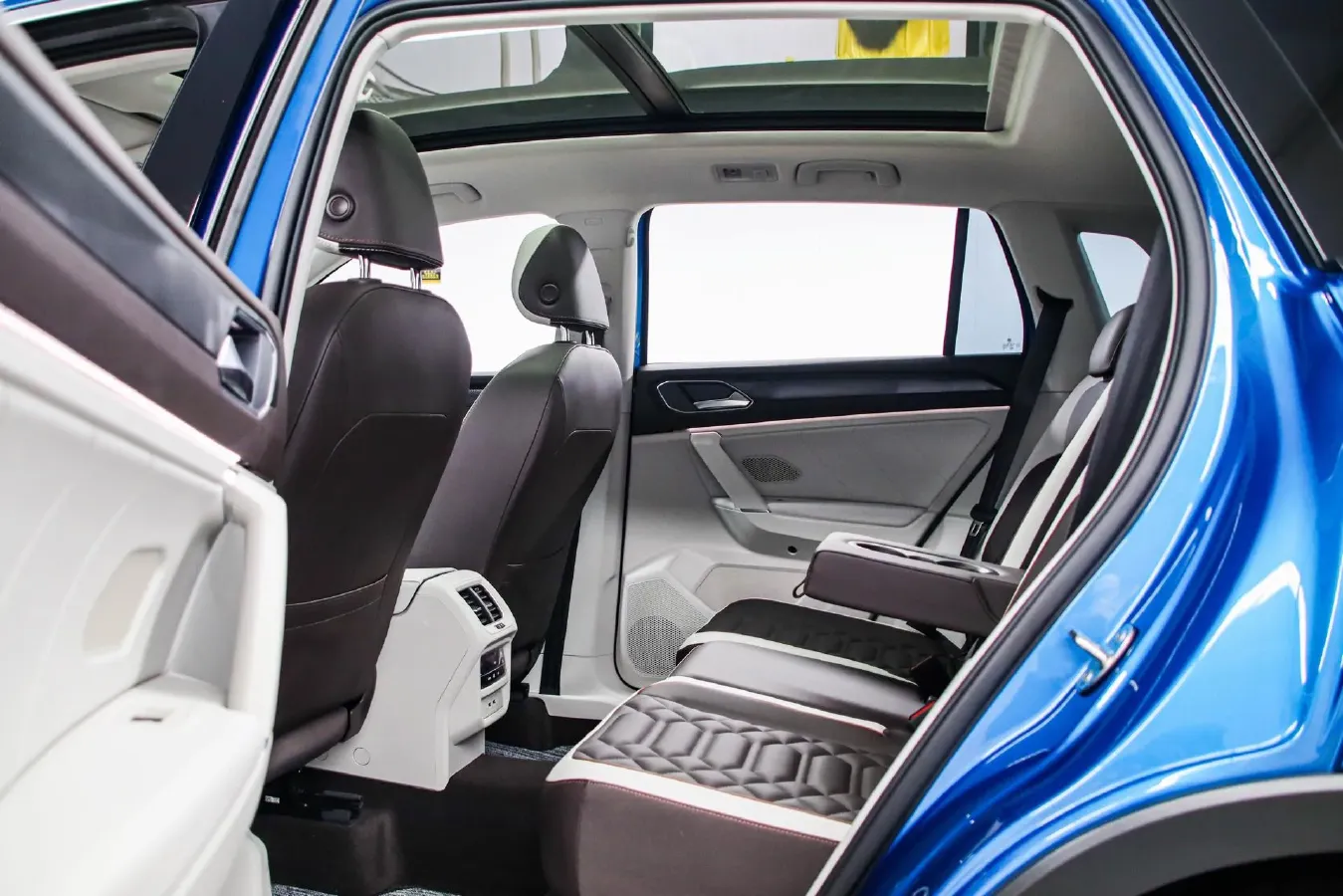 2023 Volkswagen Tayron 1.4T 150HP L4 7DCT,autocango,china used car exporter,china ev exporter,chinese used car exporter,chinese used ev exporter