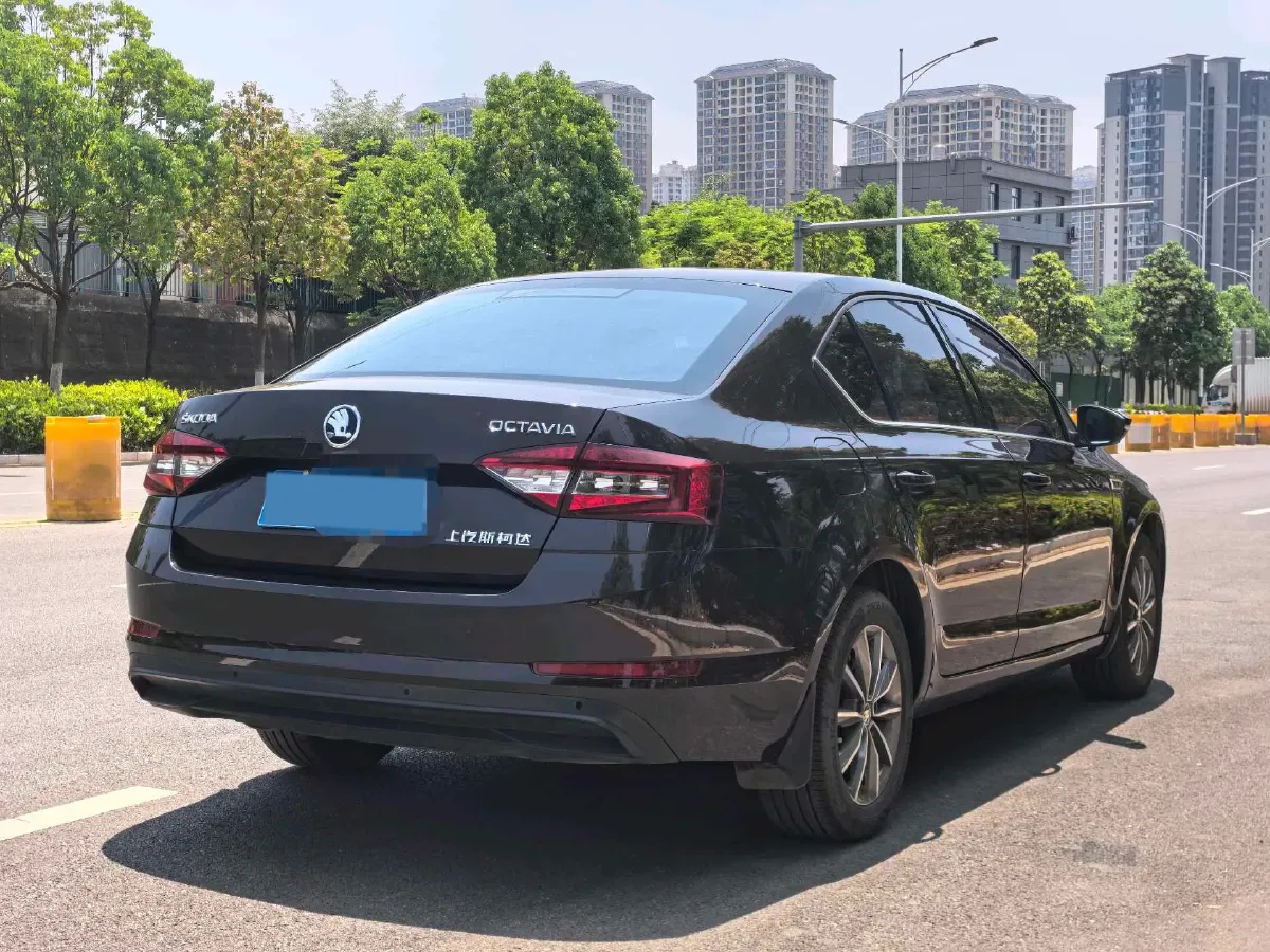 2019 Skoda Octavia 1.5L 116HP L4 6AT,autocango,china used car exporter,china ev exporter,chinese used car exporter,chinese used ev exporter
