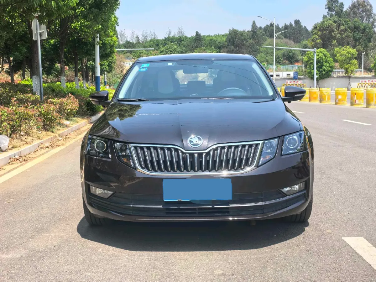 2019 Skoda Octavia 1.5L 116HP L4 6AT,autocango,china used car exporter,china ev exporter,chinese used car exporter,chinese used ev exporter