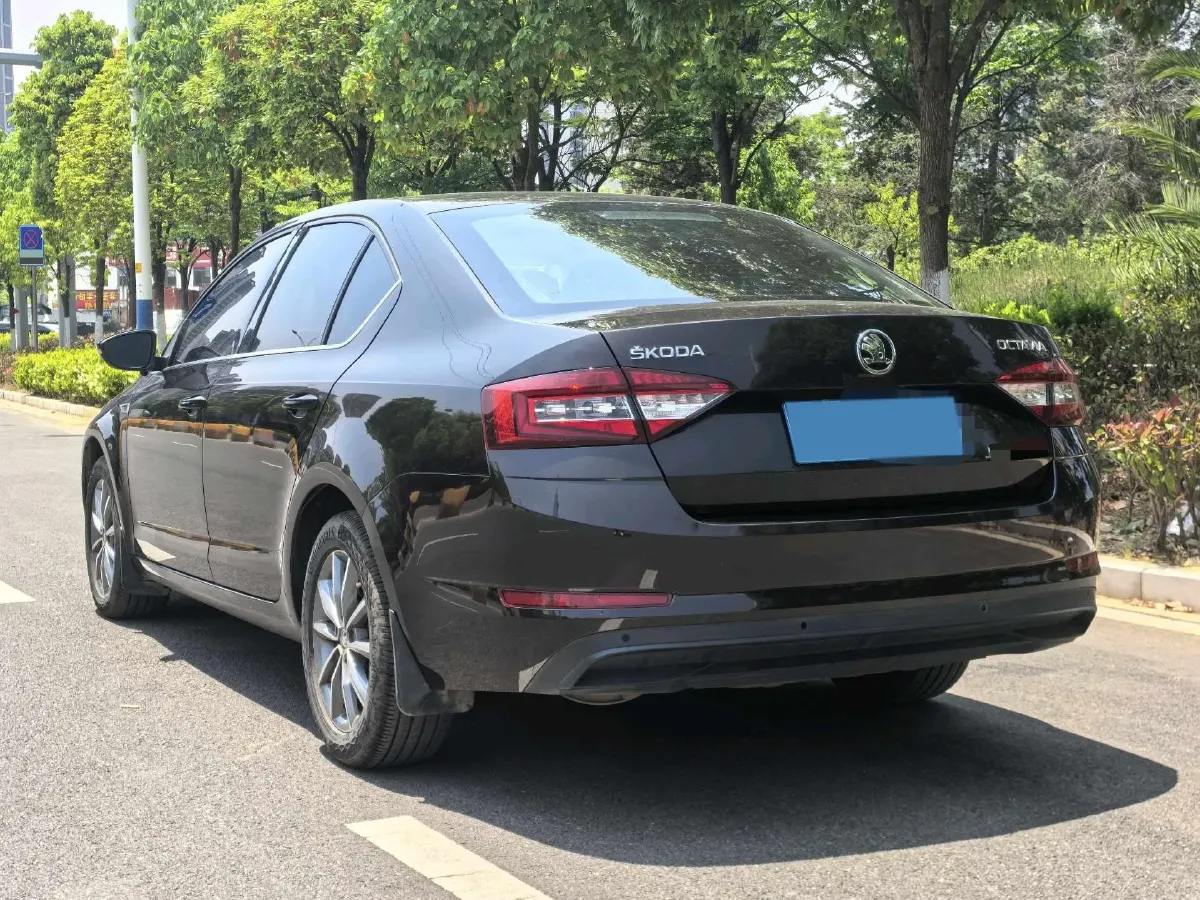 2019 Skoda Octavia 1.5L 116HP L4 6AT,autocango,china used car exporter,china ev exporter,chinese used car exporter,chinese used ev exporter