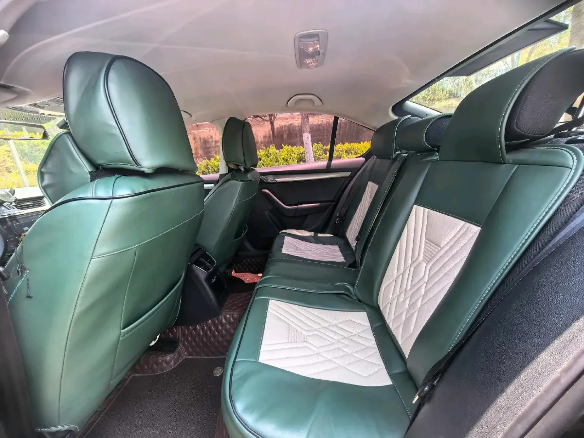 2019 Skoda Octavia 1.5L 116HP L4 6AT,autocango,china used car exporter,china ev exporter,chinese used car exporter,chinese used ev exporter