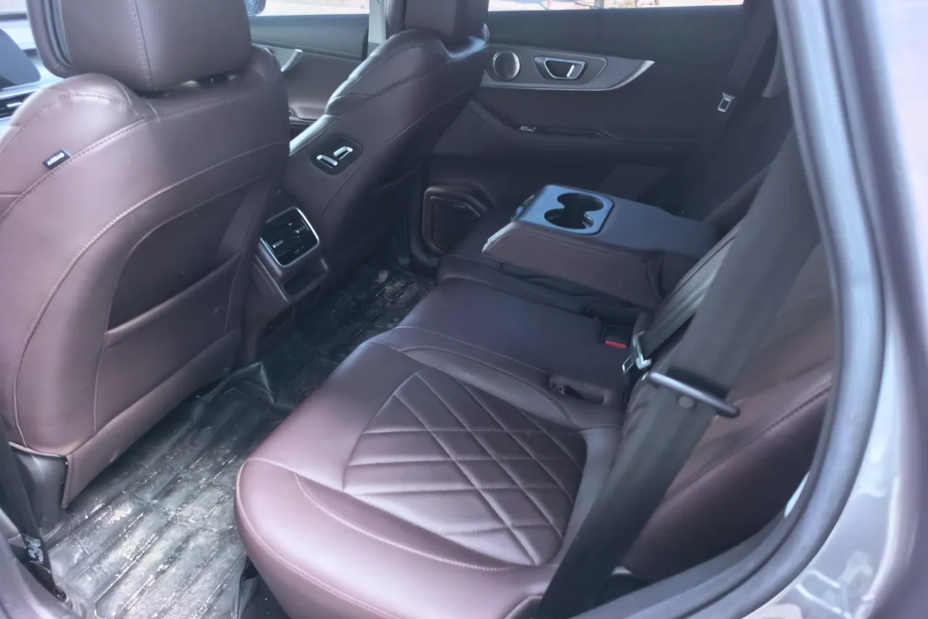 2024 Chery Tiggo 8 PRO 2.0T 254HP L4 7DCT,autocango,china used car exporter,china ev exporter,chinese used car exporter,chinese used ev exporter