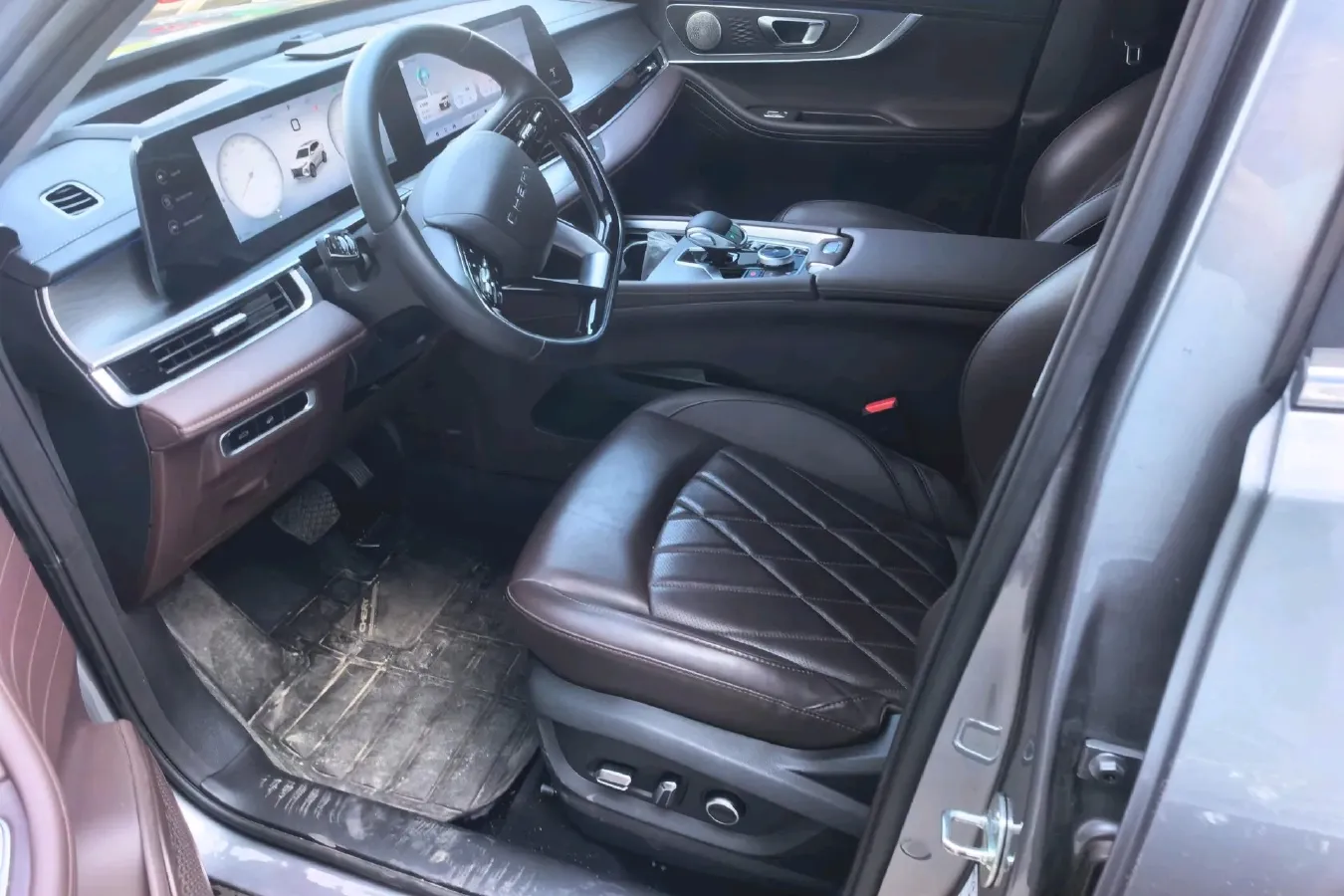 2024 Chery Tiggo 8 PRO 2.0T 254HP L4 7DCT,autocango,china used car exporter,china ev exporter,chinese used car exporter,chinese used ev exporter