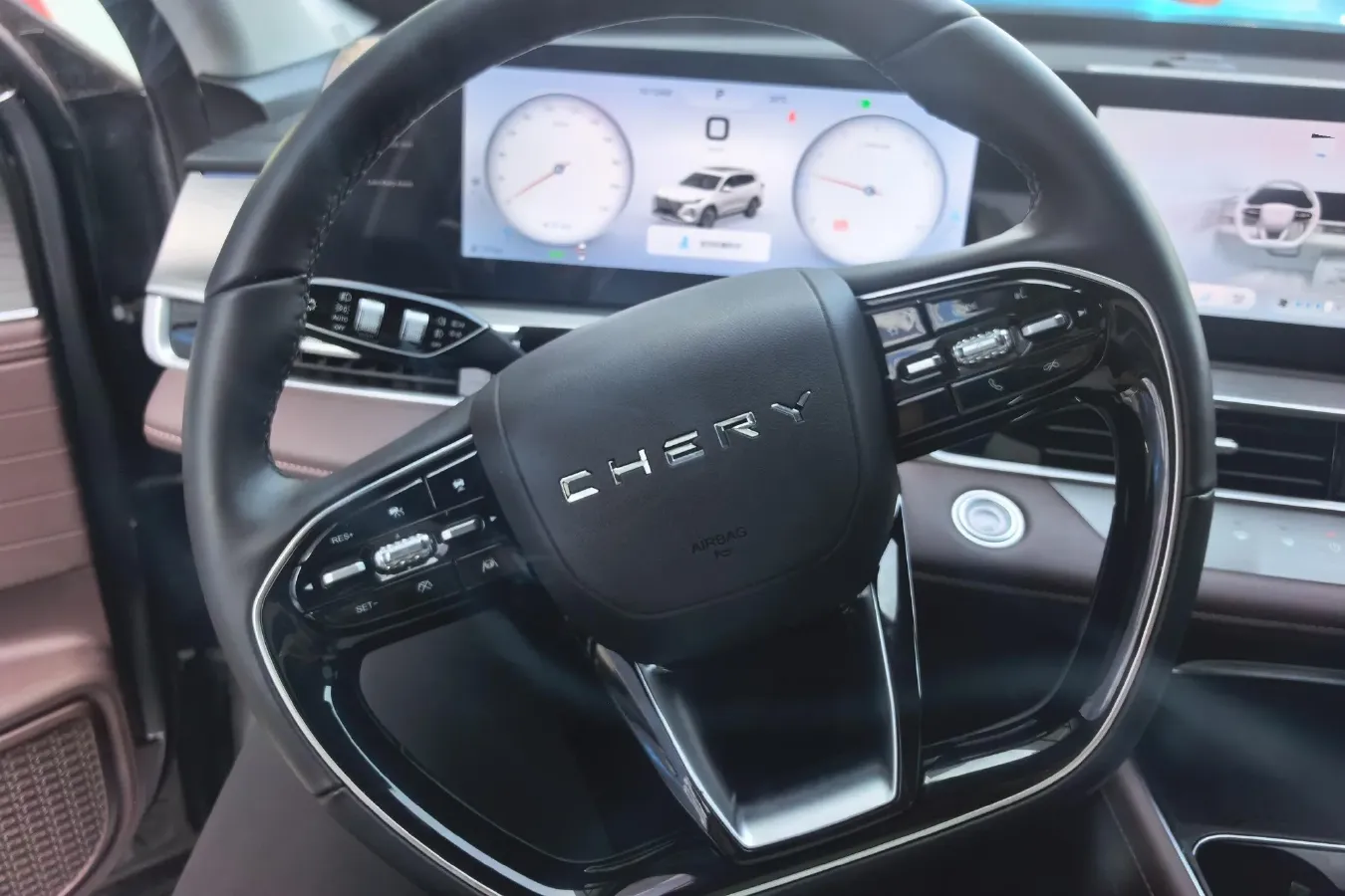 2024 Chery Tiggo 8 PRO 2.0T 254HP L4 7DCT,autocango,china used car exporter,china ev exporter,chinese used car exporter,chinese used ev exporter