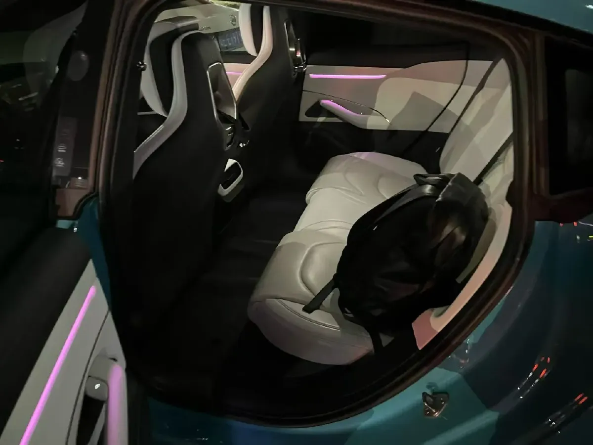 2024 MI SU7 BEV 101KWH,autocango,china used car exporter,china ev exporter,chinese used car exporter,chinese used ev exporter