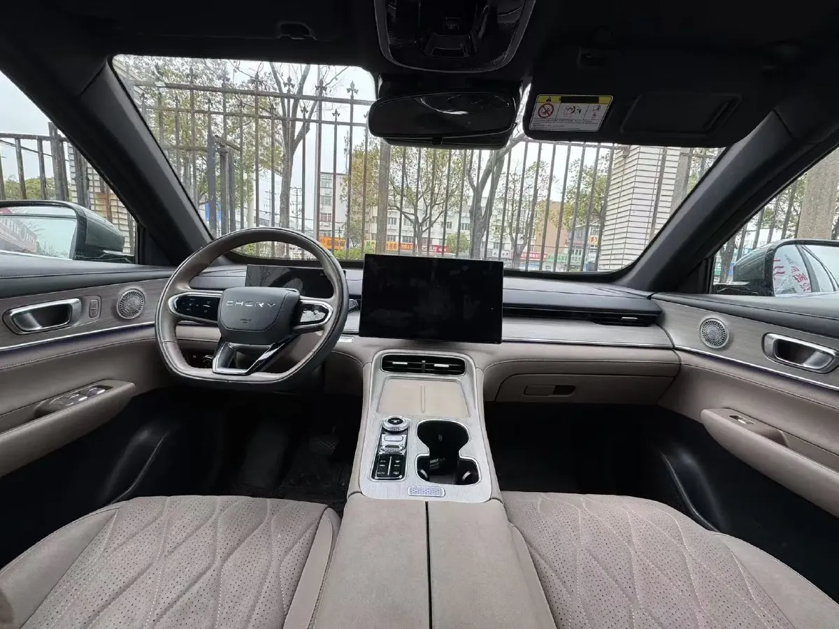 2025 Chery Tiggo 8 Plus 1.6T 197HP L4 7DCT,autocango,china used car exporter,china ev exporter,chinese used car exporter,chinese used ev exporter