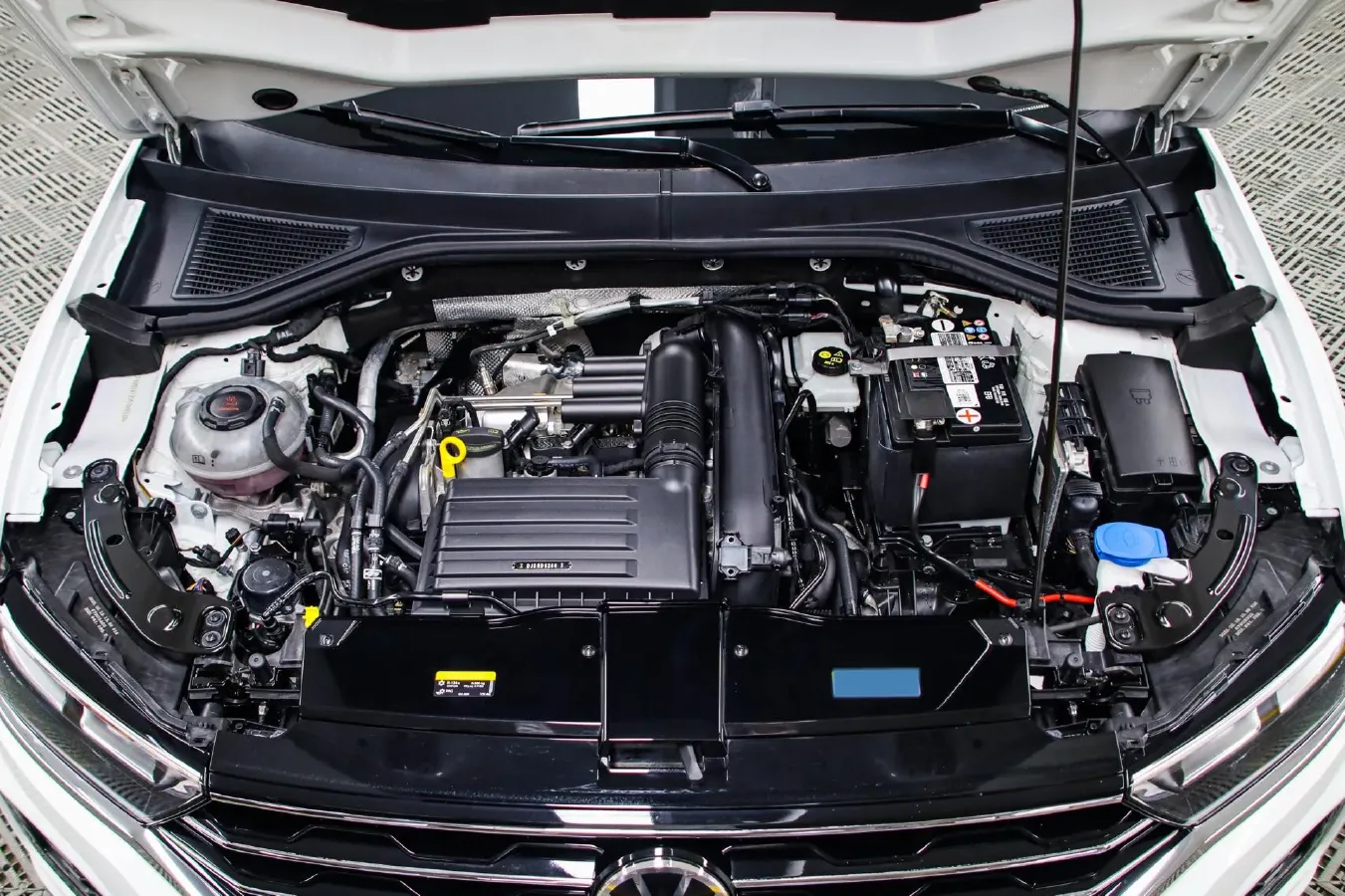 2021 Volkswagen T-Roc 1.4T 150HP L4 7DCT,autocango,china used car exporter,china ev exporter,chinese used car exporter,chinese used ev exporter