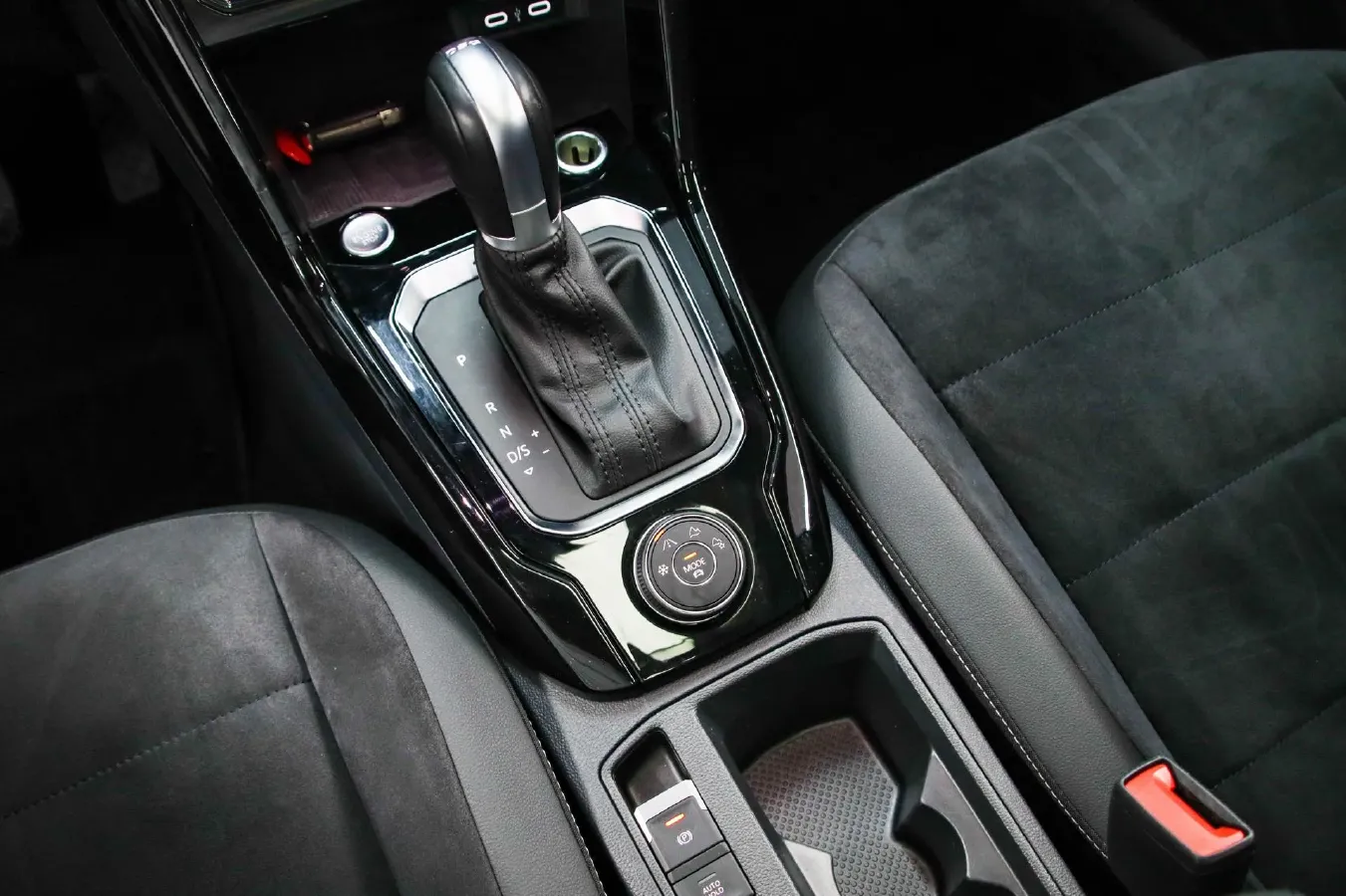 2021 Volkswagen T-Roc 1.4T 150HP L4 7DCT,autocango,china used car exporter,china ev exporter,chinese used car exporter,chinese used ev exporter