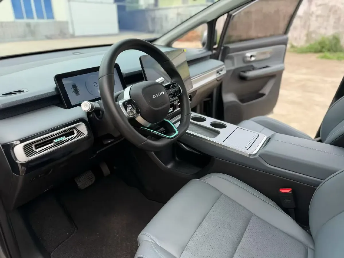 2024 Leapmotor C11 1.5L 95HP L4 REEV 43.74KWH,autocango,china used car exporter,china ev exporter,chinese used car exporter,chinese used ev exporter