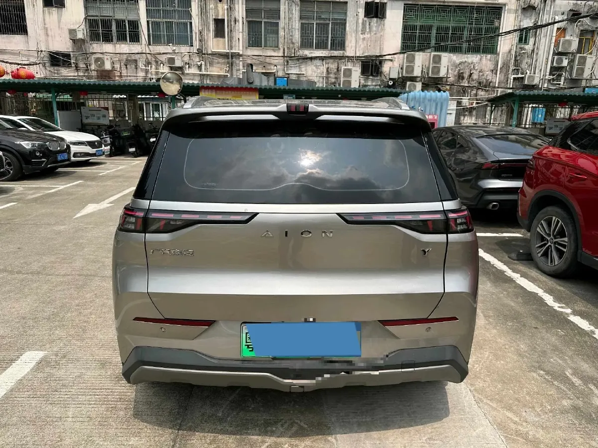 2022 Geely Okavango 1.8T 184HP L4 7DCT,autocango,china used car exporter,china ev exporter,chinese used car exporter,chinese used ev exporter