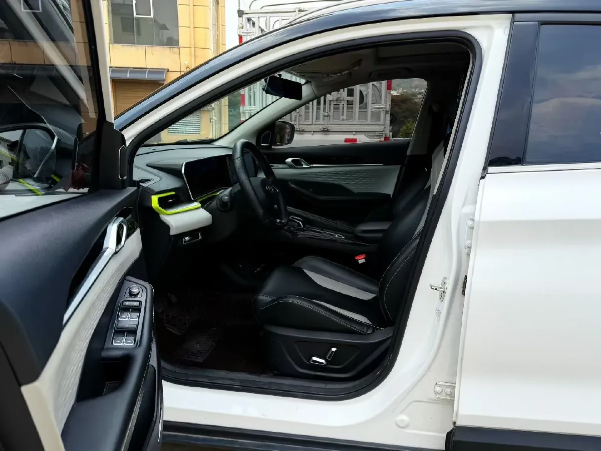 2023 Geely Coolray 1.5T 181HP L4 7DCT,autocango,china used car exporter,china ev exporter,chinese used car exporter,chinese used ev exporter