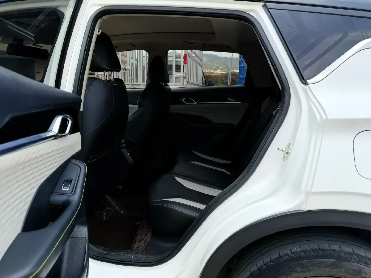 2023 Geely Coolray 1.5T 181HP L4 7DCT,autocango,china used car exporter,china ev exporter,chinese used car exporter,chinese used ev exporter