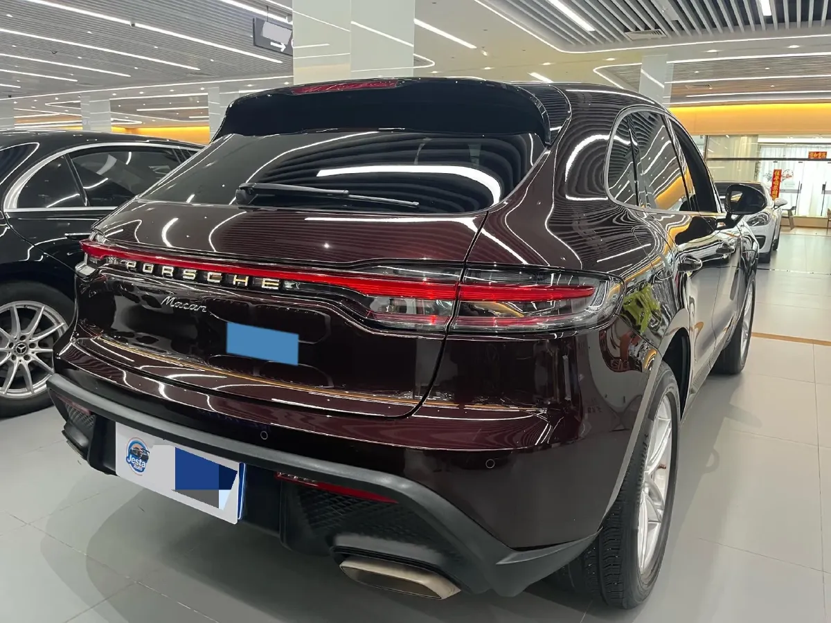 2024 Porsche Macan 2.0T 265HP L4 7DCT,autocango,china used car exporter,china ev exporter,chinese used car exporter,chinese used ev exporter