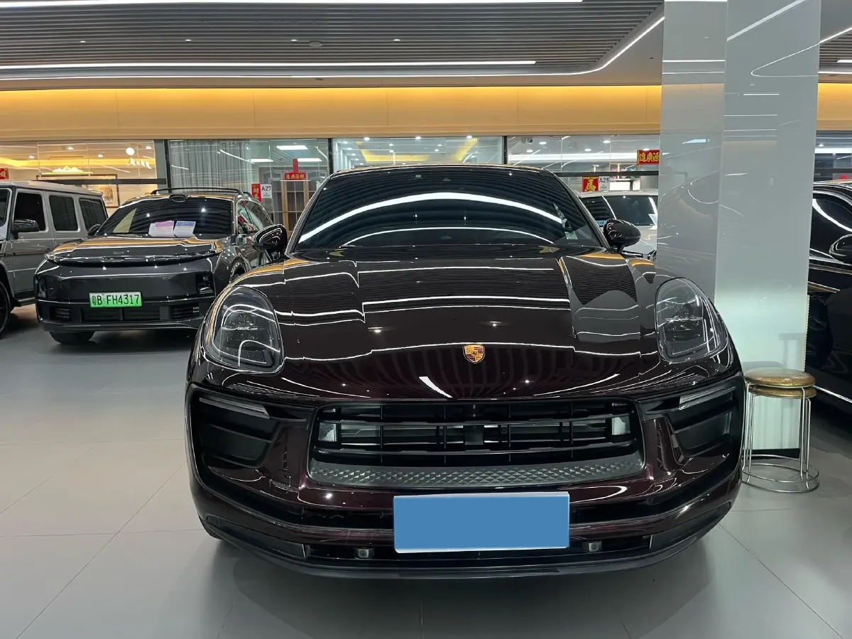 2024 Porsche Macan 2.0T 265HP L4 7DCT,autocango,china used car exporter,china ev exporter,chinese used car exporter,chinese used ev exporter