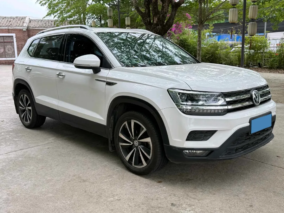 2019 MINI MINI 1.5T 102HP L3 7DCT,autocango,china used car exporter,china ev exporter,chinese used car exporter,chinese used ev exporter