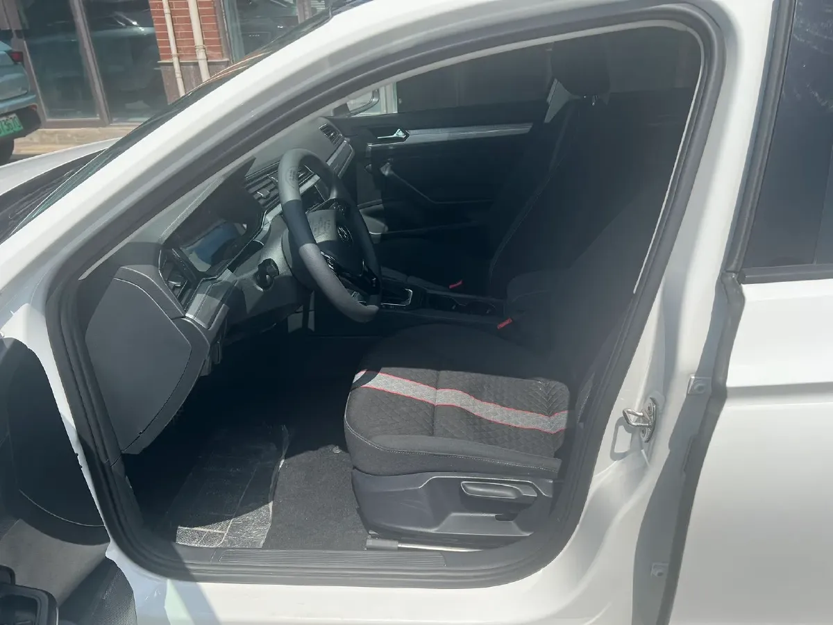 2019 Volkswagen T-Cross 1.4T 150HP L4 7DCT,autocango,china used car exporter,china ev exporter,chinese used car exporter,chinese used ev exporter