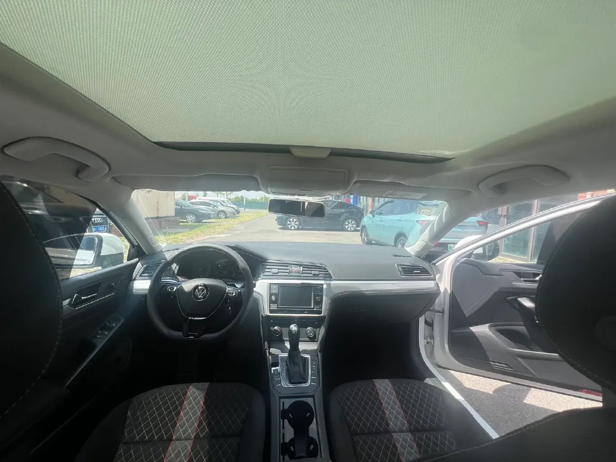 2019 Volkswagen T-Cross 1.4T 150HP L4 7DCT,autocango,china used car exporter,china ev exporter,chinese used car exporter,chinese used ev exporter