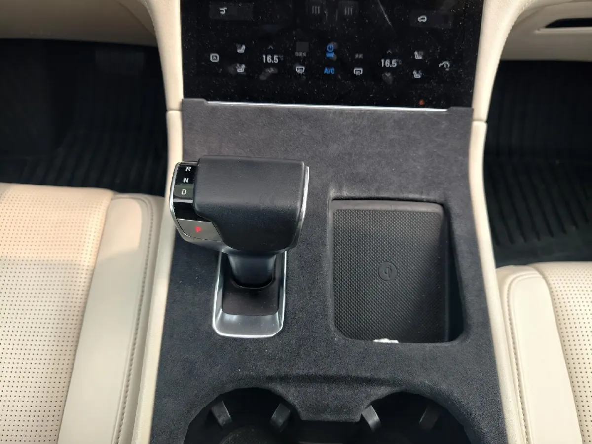 2020 Li ONE Range Extended 131HP REEV 40.5KWH,autocango,china used car exporter,china ev exporter,chinese used car exporter,chinese used ev exporter