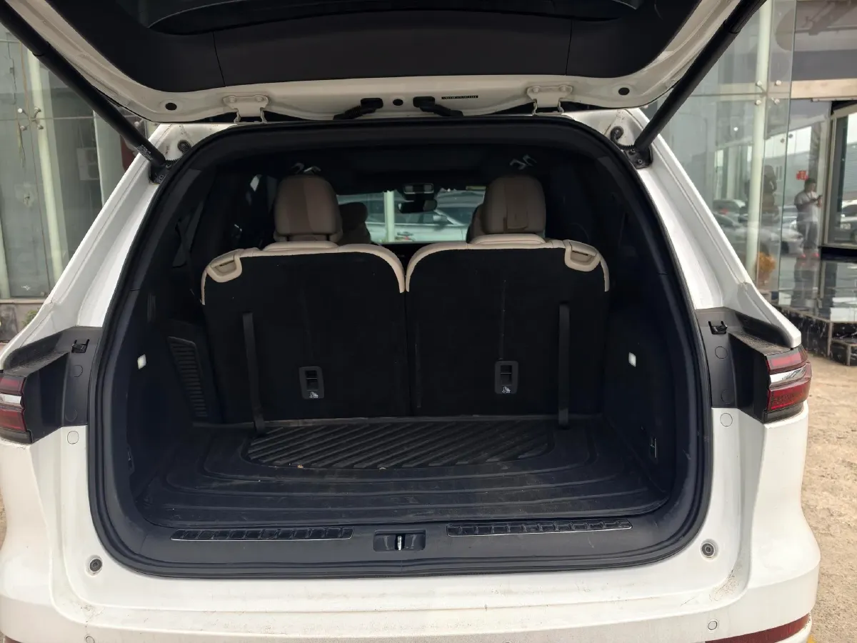 2020 Li ONE Range Extended 131HP REEV 40.5KWH,autocango,china used car exporter,china ev exporter,chinese used car exporter,chinese used ev exporter