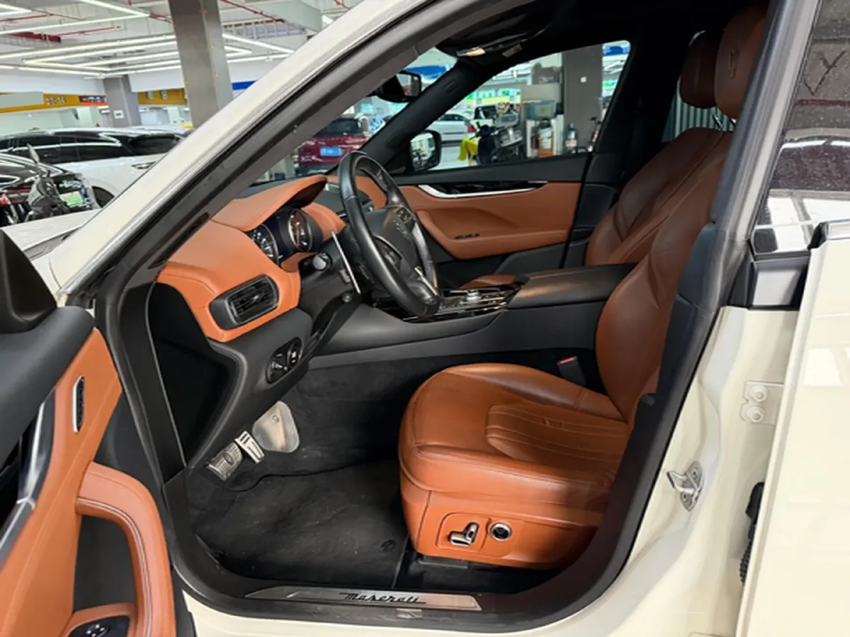 2021 Maserati Levante 3.0T 350HP V6 8AT,autocango,china used car exporter,china ev exporter,chinese used car exporter,chinese used ev exporter