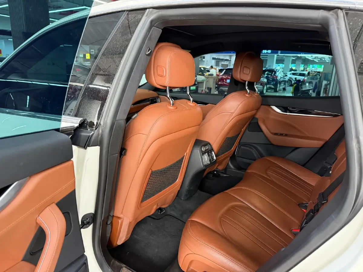 2021 Maserati Levante 3.0T 350HP V6 8AT,autocango,china used car exporter,china ev exporter,chinese used car exporter,chinese used ev exporter