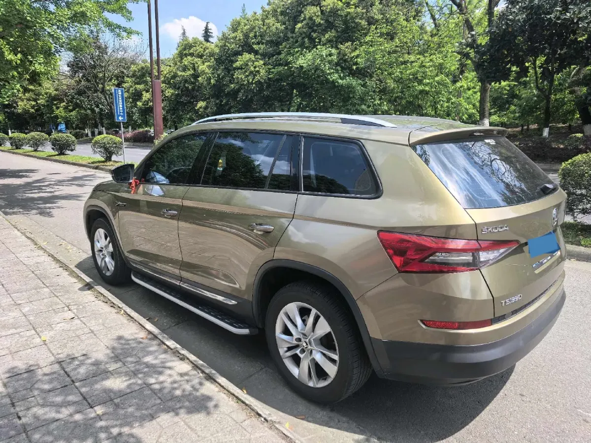 2017 Skoda Kodiak 1.8T 180HP L4 7DCT,autocango,china used car exporter,china ev exporter,chinese used car exporter,chinese used ev exporter