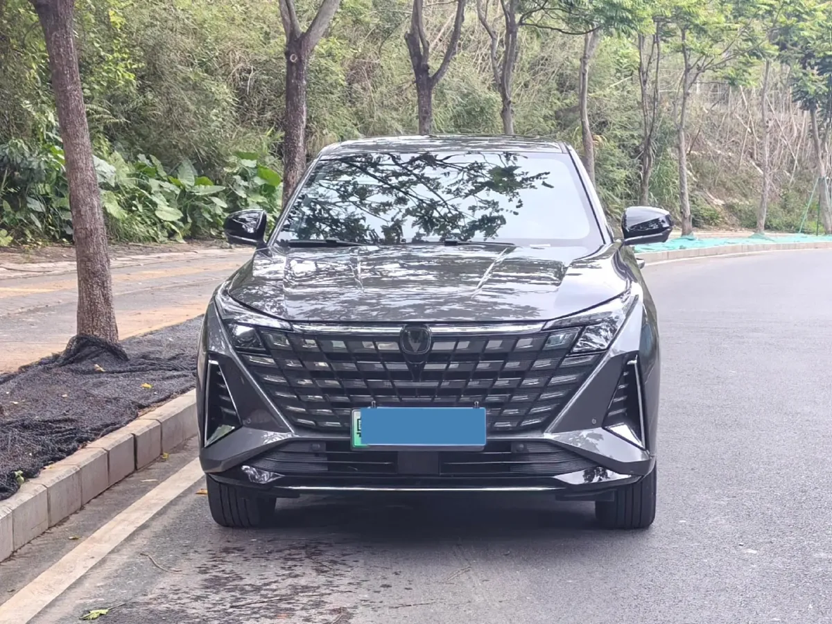 2024 ChangAn UNI-Z 1.5L 98HP L4 E-CVT PHEV 18.4KWH,autocango,china used car exporter,china ev exporter,chinese used car exporter,chinese used ev exporter