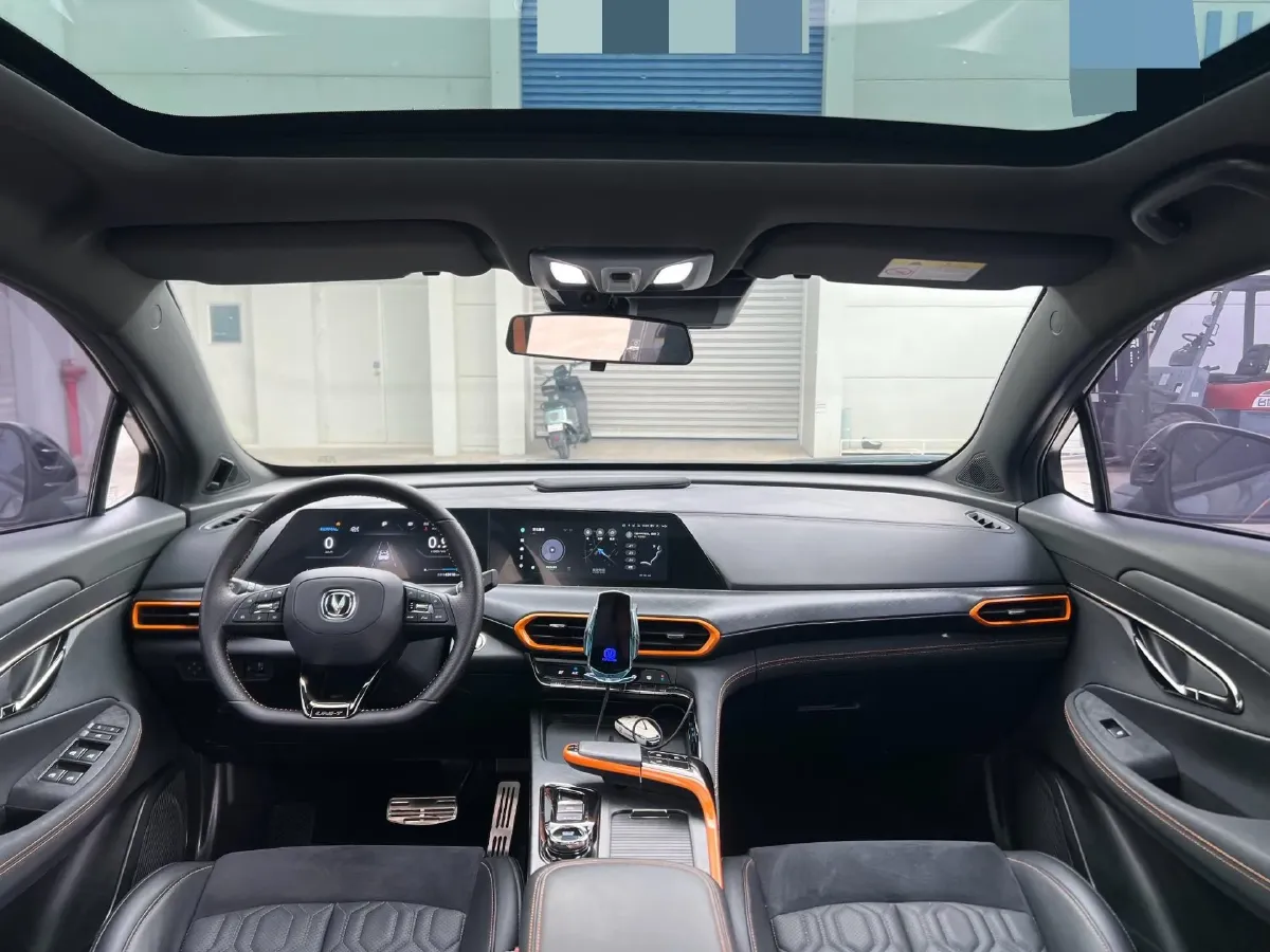 2022 ChangAn UNI-T 1.5T 188HP L4 7DCT,autocango,china used car exporter,china ev exporter,chinese used car exporter,chinese used ev exporter