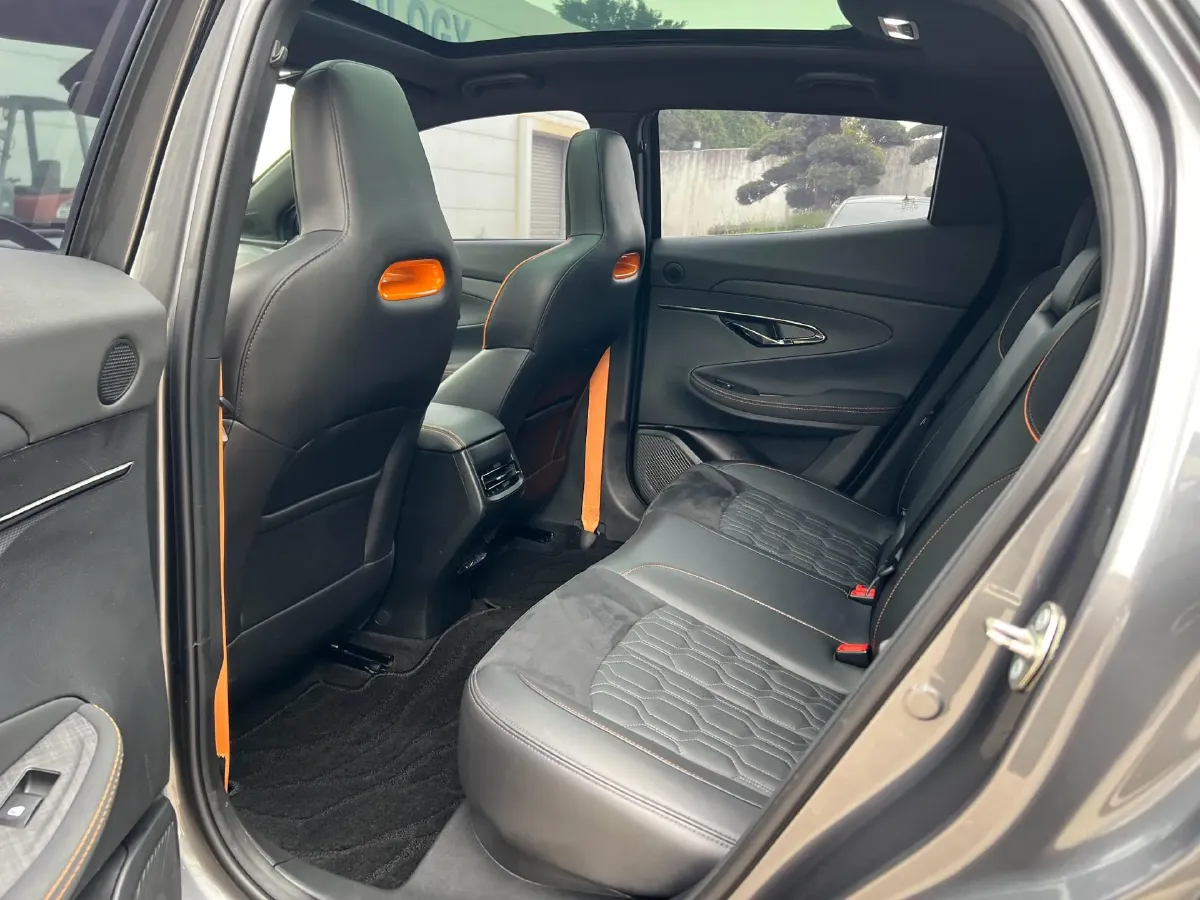 2022 ChangAn UNI-T 1.5T 188HP L4 7DCT,autocango,china used car exporter,china ev exporter,chinese used car exporter,chinese used ev exporter