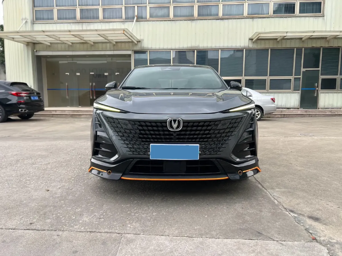 2022 ChangAn UNI-T 1.5T 188HP L4 7DCT,autocango,china used car exporter,china ev exporter,chinese used car exporter,chinese used ev exporter