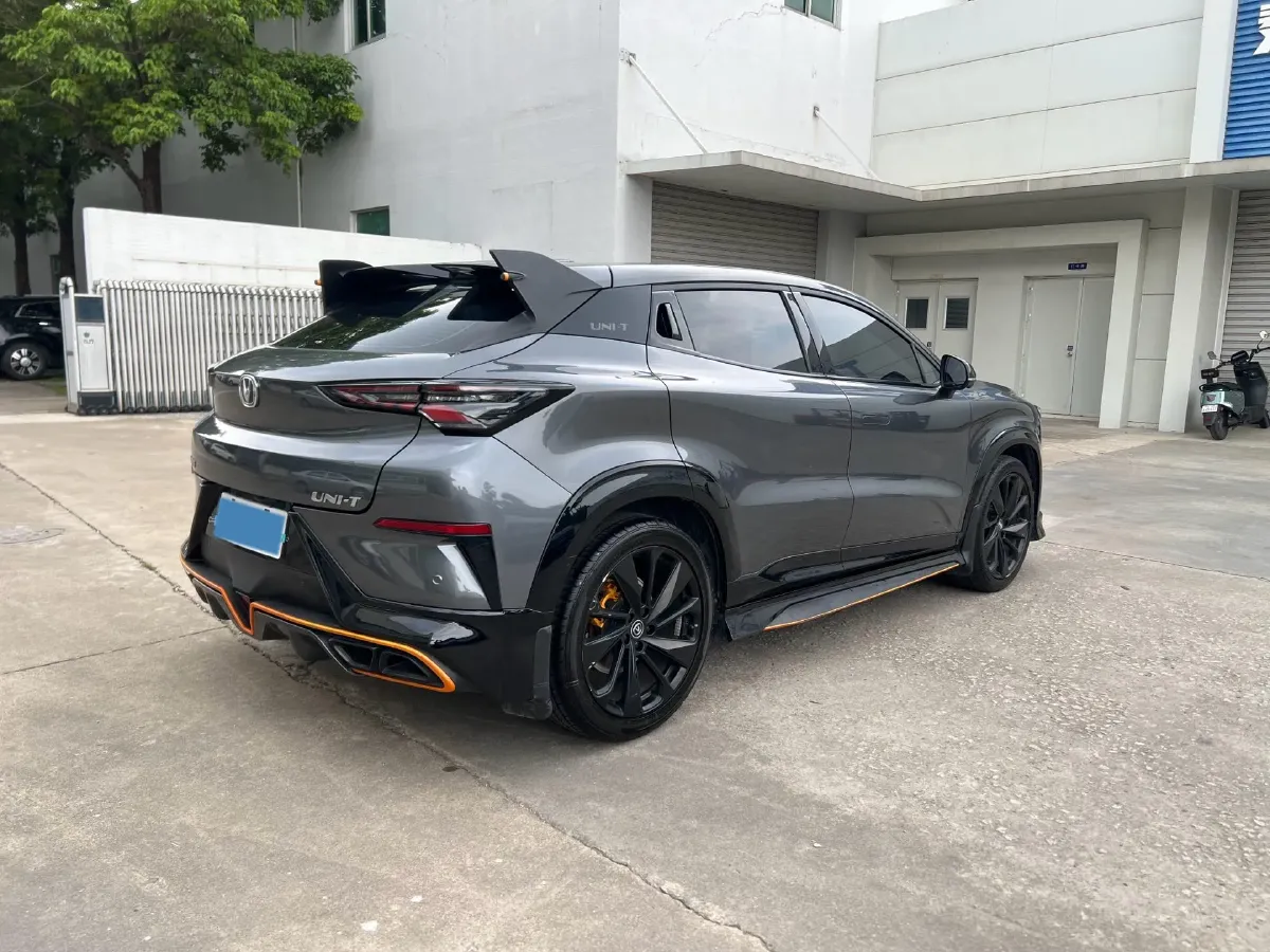 2022 ChangAn UNI-T 1.5T 188HP L4 7DCT,autocango,china used car exporter,china ev exporter,chinese used car exporter,chinese used ev exporter