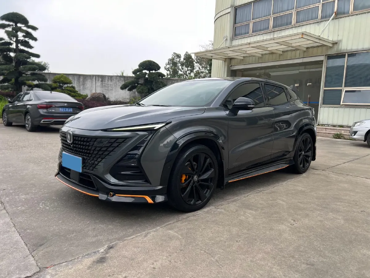 2022 ChangAn UNI-T 1.5T 188HP L4 7DCT,autocango,china used car exporter,china ev exporter,chinese used car exporter,chinese used ev exporter