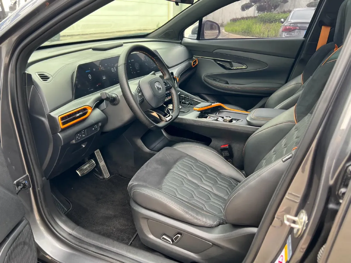 2022 ChangAn UNI-T 1.5T 188HP L4 7DCT,autocango,china used car exporter,china ev exporter,chinese used car exporter,chinese used ev exporter