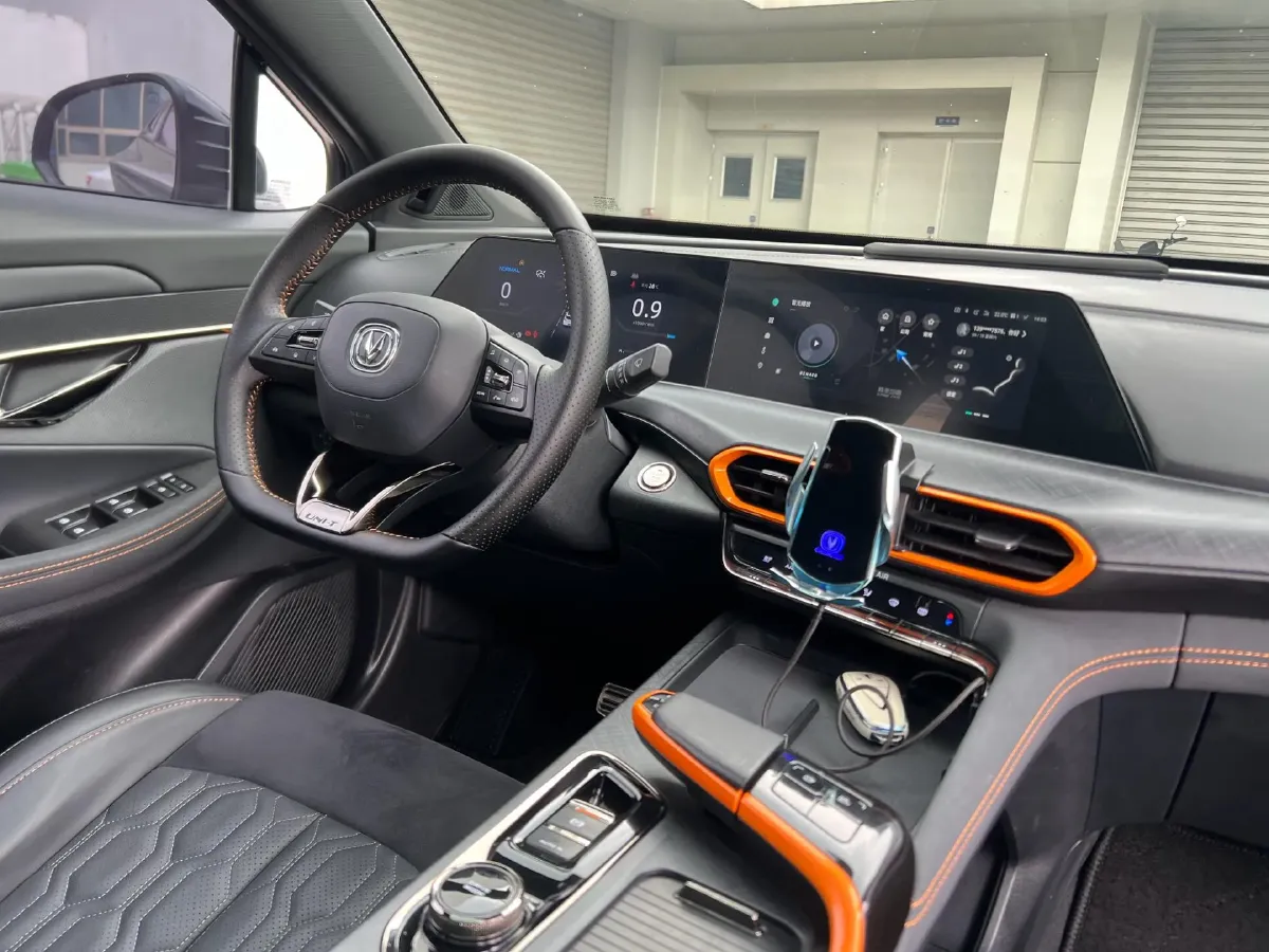 2022 ChangAn UNI-T 1.5T 188HP L4 7DCT,autocango,china used car exporter,china ev exporter,chinese used car exporter,chinese used ev exporter