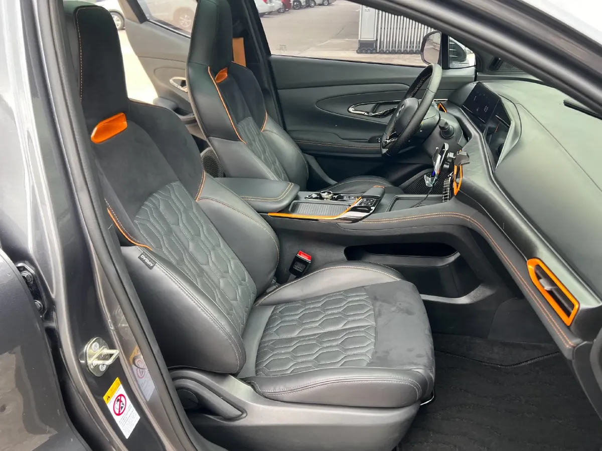 2022 ChangAn UNI-T 1.5T 188HP L4 7DCT,autocango,china used car exporter,china ev exporter,chinese used car exporter,chinese used ev exporter