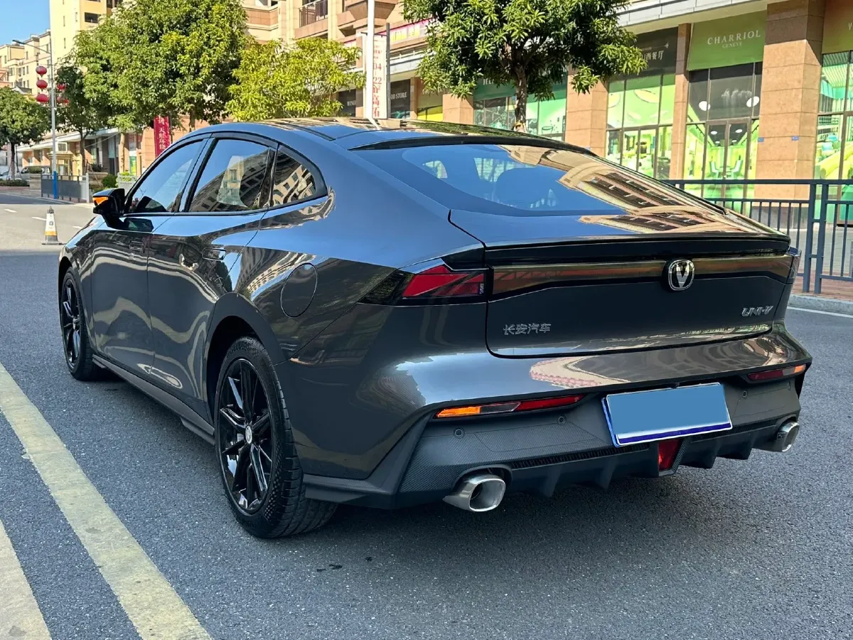 2022 ChangAn UNI-V 1.5T 188HP L4 7DCT,autocango,china used car exporter,china ev exporter,chinese used car exporter,chinese used ev exporter