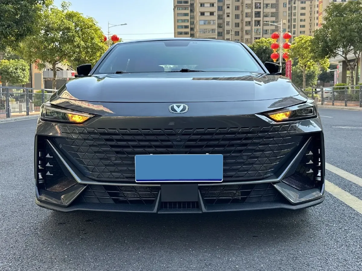 2022 ChangAn UNI-V 1.5T 188HP L4 7DCT,autocango,china used car exporter,china ev exporter,chinese used car exporter,chinese used ev exporter