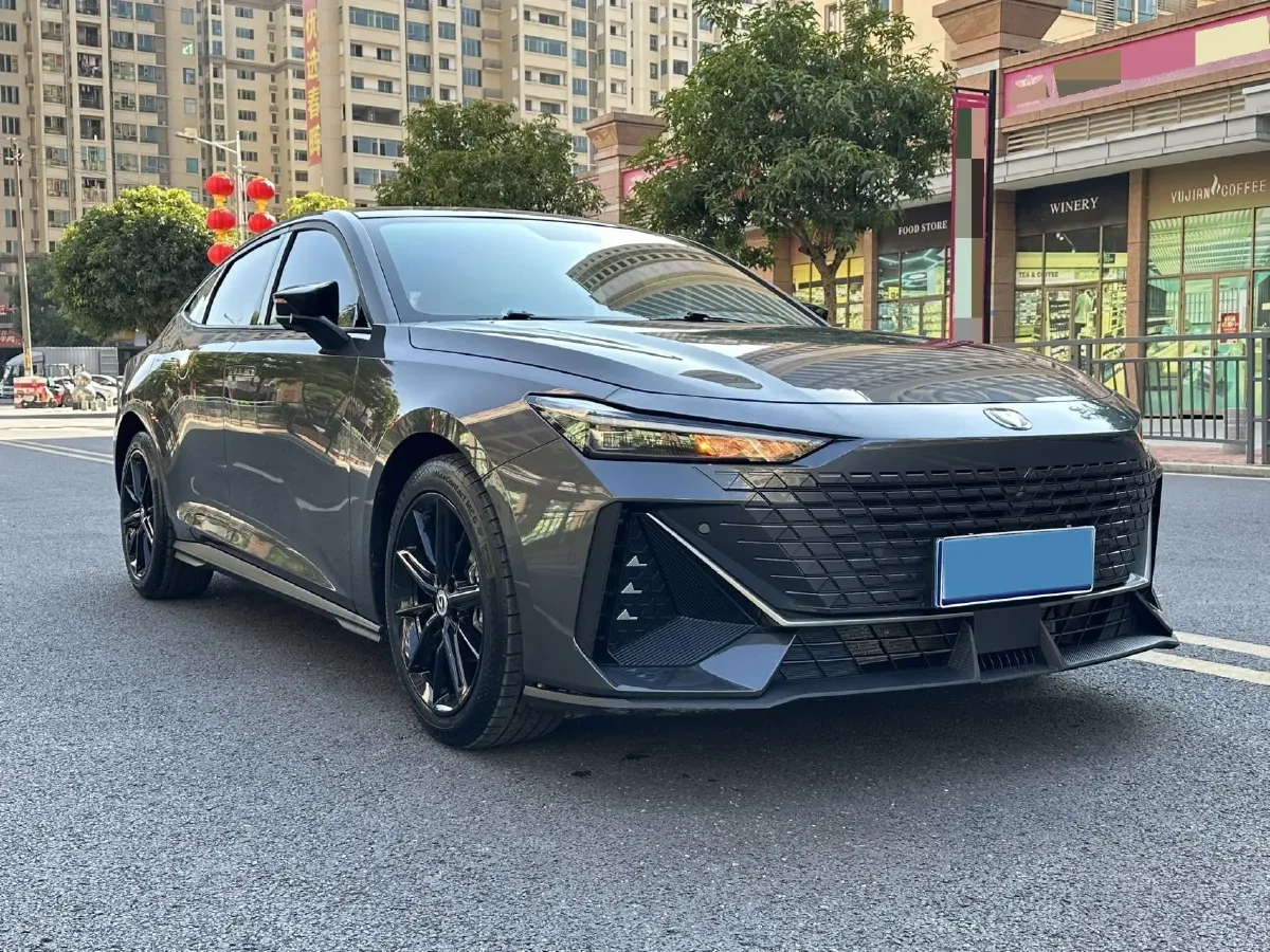 2022 ChangAn UNI-V 1.5T 188HP L4 7DCT,autocango,china used car exporter,china ev exporter,chinese used car exporter,chinese used ev exporter