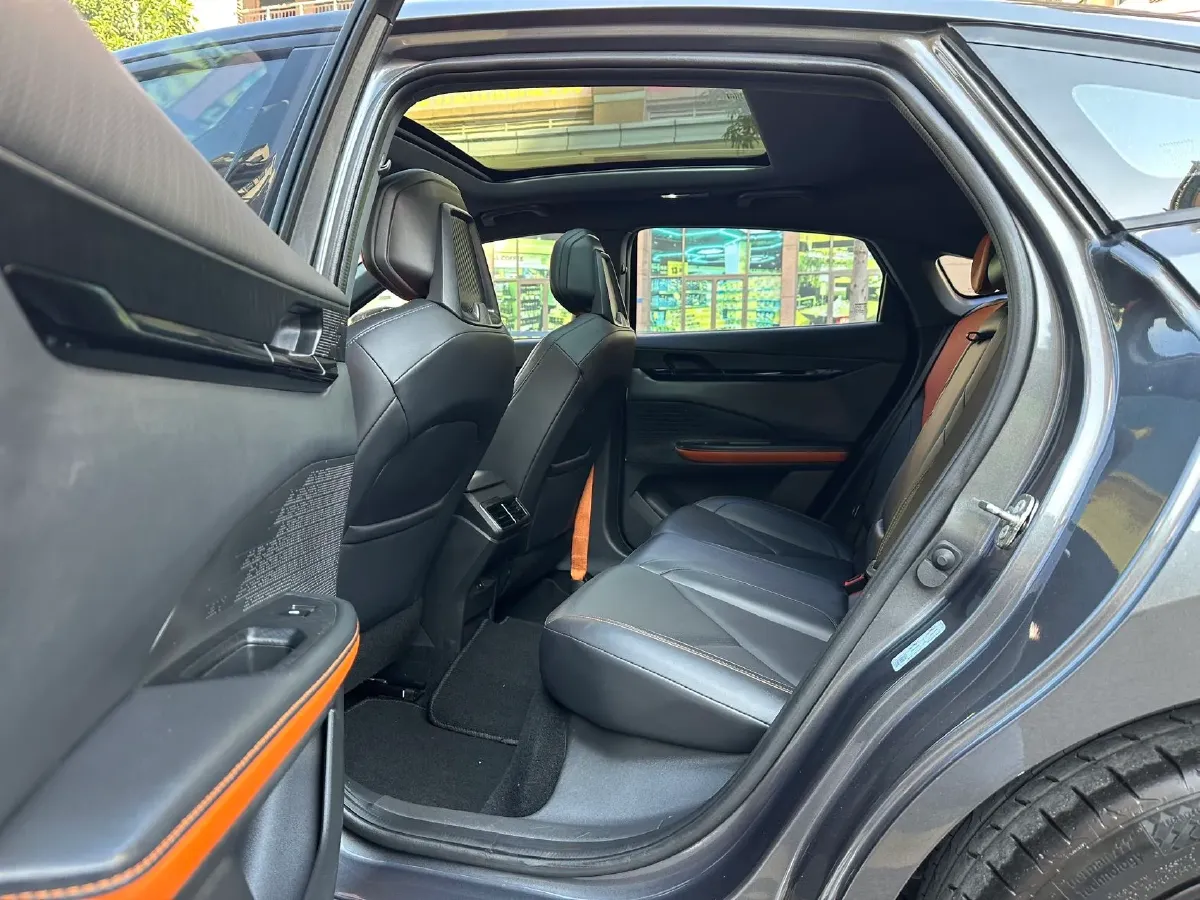 2022 ChangAn UNI-V 1.5T 188HP L4 7DCT,autocango,china used car exporter,china ev exporter,chinese used car exporter,chinese used ev exporter