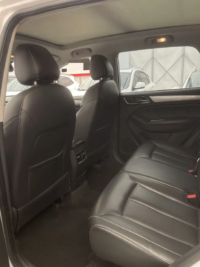 2016 Roewe RX5 2.0T 220HP L4 6DCT,autocango,china used car exporter,china ev exporter,chinese used car exporter,chinese used ev exporter