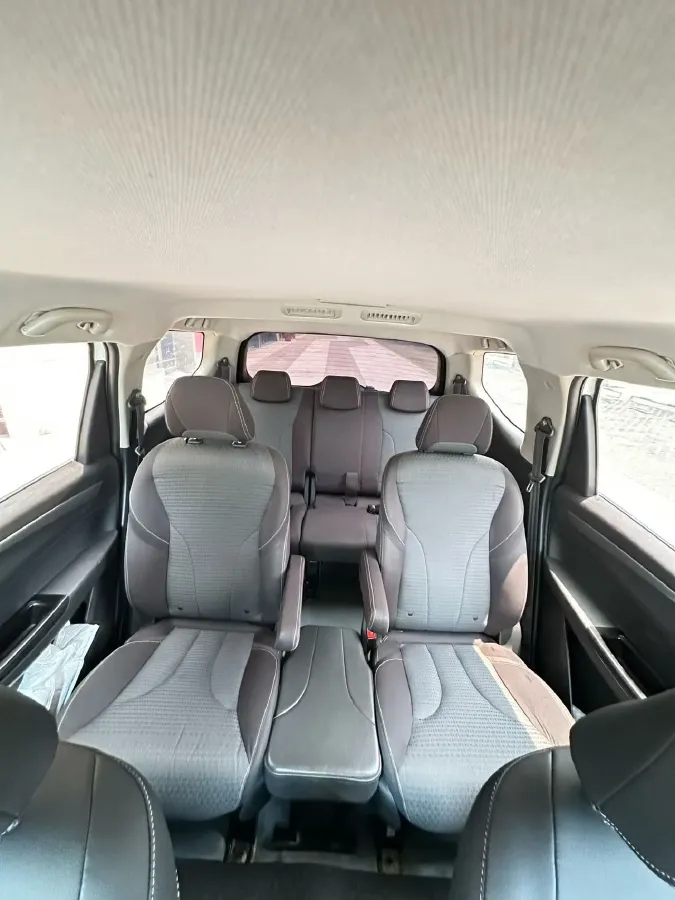 2019 BaoJun 730 1.5L 105HP L4 6MT,autocango,china used car exporter,china ev exporter,chinese used car exporter,chinese used ev exporter